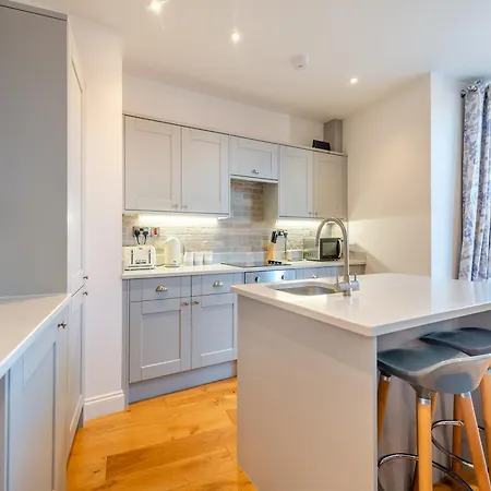 Flat Lemonade * Whitby