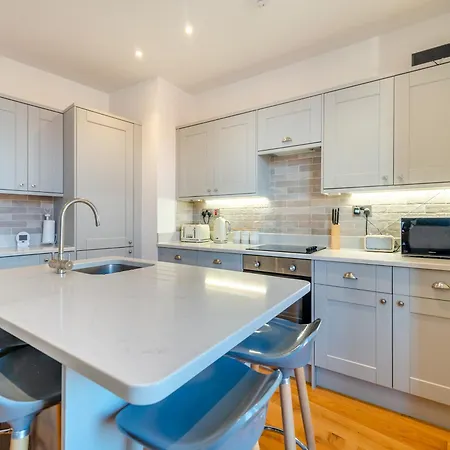 Flat Lemonade * Whitby